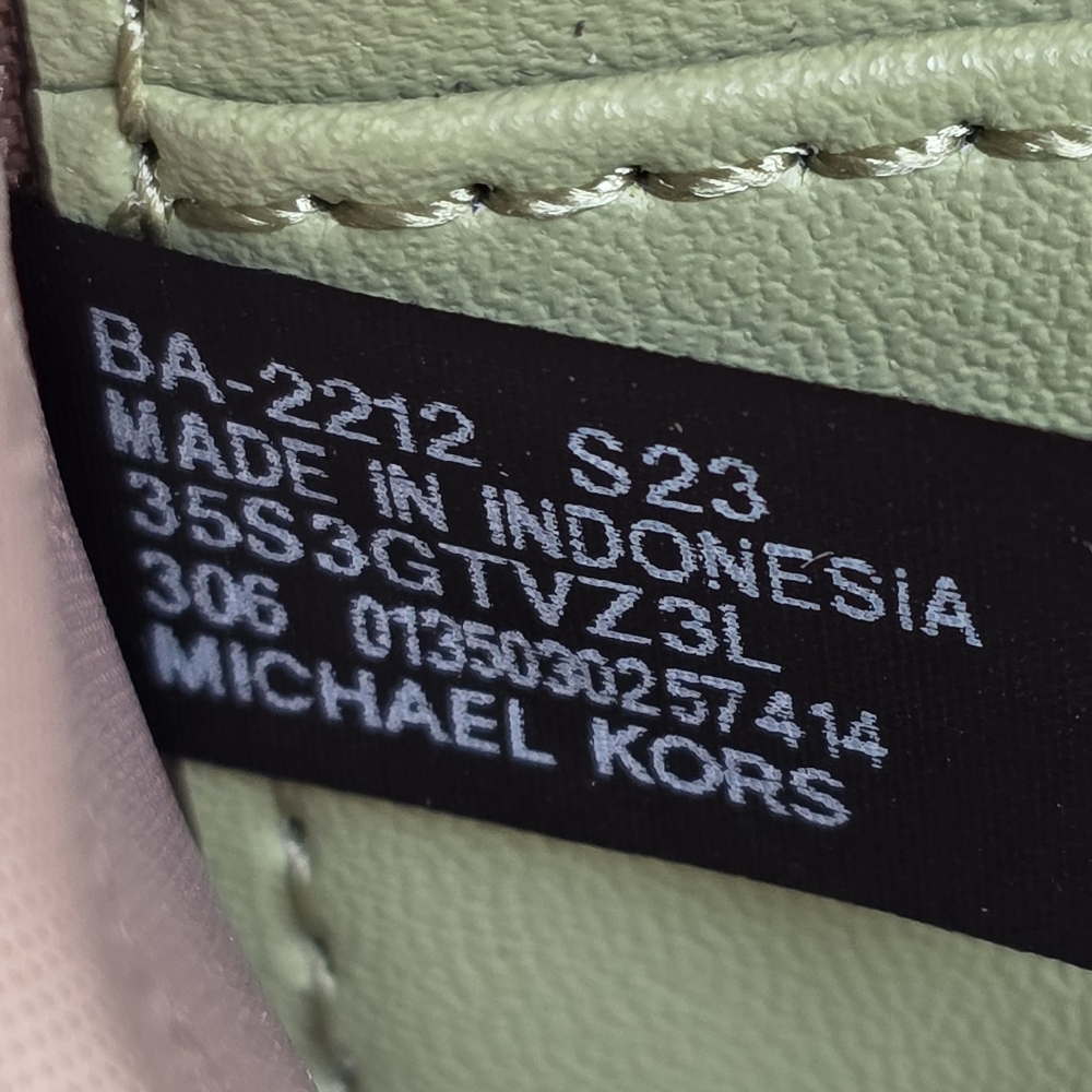 Michael Kors Jet Set Large Whipstitch Green Wallet - Picture 4 of 6